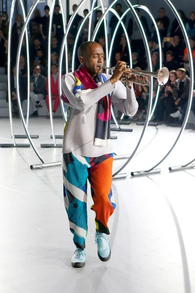 Look 13